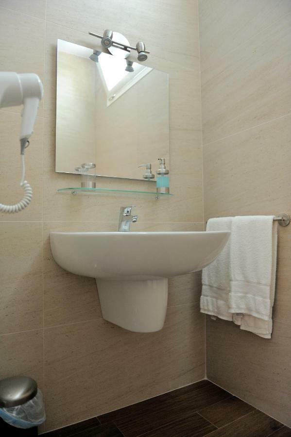 B&B Sun House Modugno Bagian luar foto